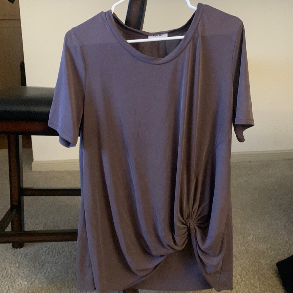 Loose grey t shirt with tie